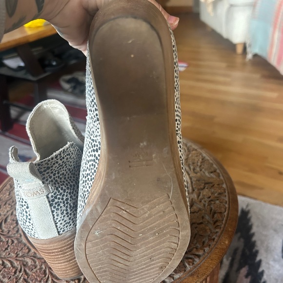 Toms Speckled Cream and Black Ankle Booties - Picture 5 of 5